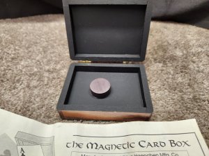 Viking-Haenchen Magnetic card box